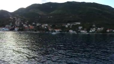 Gemiden Akdeniz sahili manzarası.