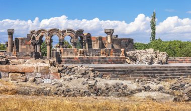 Turistik Ermenistan - Zvartnots kalıntıları