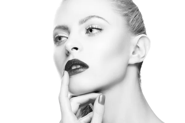 Pięknie Twarz Młodej Modelki Jasnym Makijażem Idealna Czysta Zdrowa Skóra — Zdjęcie stockowe