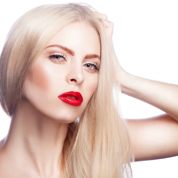 Närbild Skönhet Ansikte Vacker Ung Kvinna Med Kväll Ljus Makeup — Stockfoto