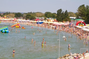Anapa, Rusya Federasyonu - 20 Ağustos: Tatilciler üzerinde 20 Ağustos 2015 yılında Anapa sahilde.