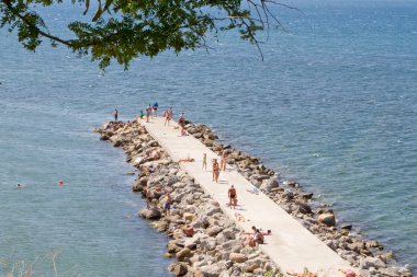 Anapa, Rusya Federasyonu - 20 Ağustos: Tatilciler üzerinde 20 Ağustos 2015 yılında Anapa sahilde.