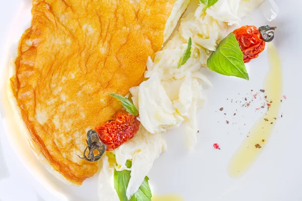 Omelet with dried tomatoes — Stock Photo, Image