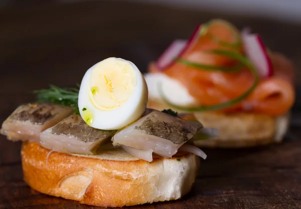 Сэндвичи с рыбой — стоковое фото