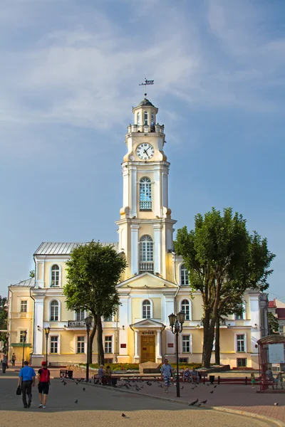 Vitebsk, Beyaz Rusya - 27 Temmuz: City Hall ve onun önünde Vitebsk içinde alan üzerinde 27 Temmuz 2016. Stok Resim