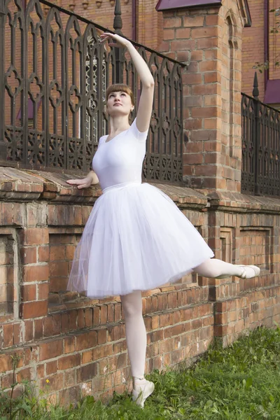 Ballerina on the streets of Irkutsk — Stock Photo, Image