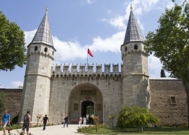 Topkapı Sarayı'nın ana kapısı yakın turist