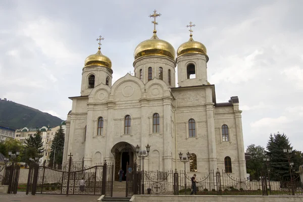 Megváltó-székesegyház Pyatigorsk felhős Időjárás — Stock Fotó