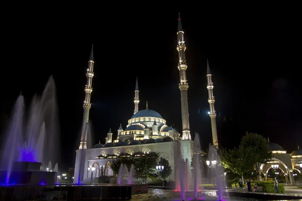 Belangrijkste moskee van de Tsjetsjeense Republiek - Hart van Tsjetsjenië — Stockfoto