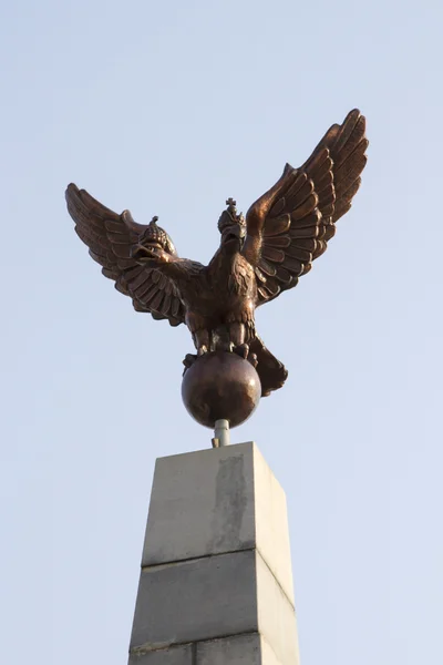 Monument aigle à tête double à Khabarovsk — Photo