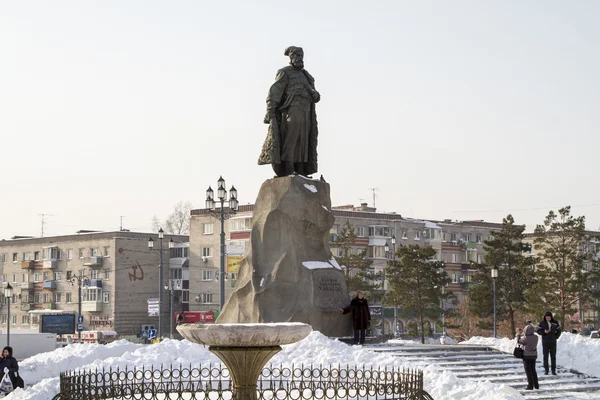 Yerofey Khabarov monumento perto da estação ferroviária em Khabarovsk — Fotografia de Stock