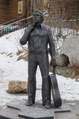 Monument to Vladimir Vysotsky in Magadan clipart
