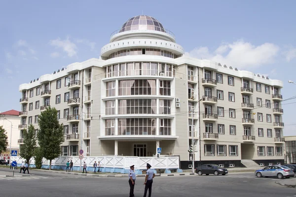 Groznyj, Rusko - 7. září: Administrativní budova v hlavním městě Čečenské republiky na 07 září 2014 v Grozném. — Stock fotografie
