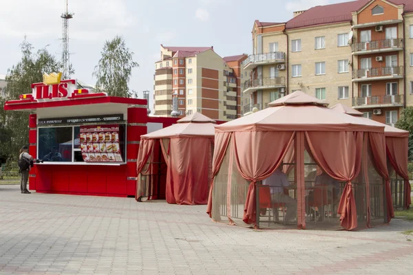 GROZNY, RUSSIA - SEPTEMBER 7: Pavilion fast food on September 07, 2014 in Grozny. — Stock Photo, Image