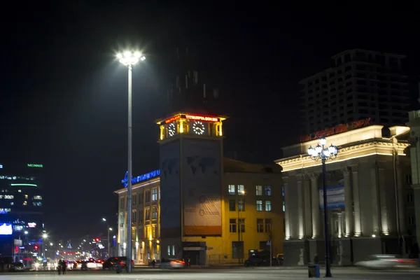 ULAANBAATAR, MONGOLIA - FEBRUARY 2: Building of a commodity exchange and post office in Ulaanbaatar on February 2, 2015 in Ulaanbaatar. — Stock Photo, Image