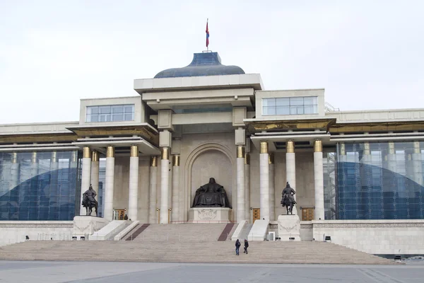 ULAANBAATAR, MONGOLIA - FEBRUARY 1: Government House on Sukhbaatar Square on February 1, 2015 in Ulaanbaatar. — Stock Photo, Image