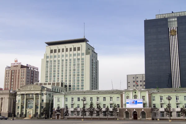 ULAANBAATAR, MONGOLIA - 1 DE FEBRERO: Construcción del Banco Central de Mongolia - Mongolbank el 1 de febrero de 2015 en Ulan Bator . —  Fotos de Stock