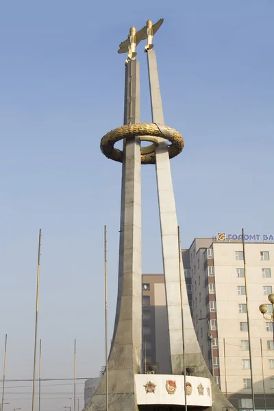 УЛААНБААТАР, МОНГОЛИЯ - 3 февраля 2015 года в Улан-Баторе прошла монументальная авиаэскадрилья "Монгольский Арат" . — стоковое фото