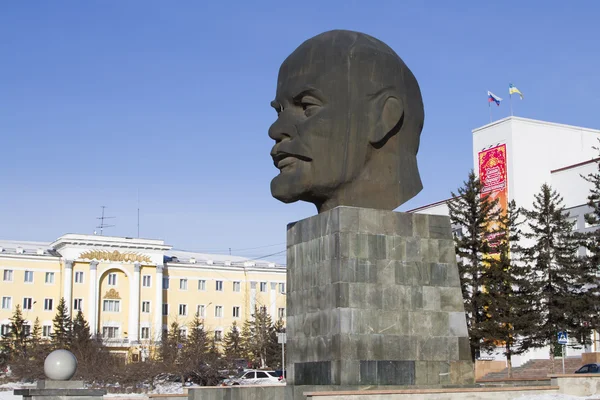 Oelan-Oede, Rusland-4 februari: Grootste hoofd - Monument van Vladimir Lenin op Fevruary 4, 2015 in Ulan-Ude. — Stockfoto