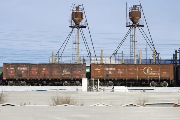 ULAN-UDE, RUSIA - 4 DE FEBRERO: Vagones para estación de carga de carbón el 4 de febrero de 2015 en Ulan-Ude . — Foto de Stock