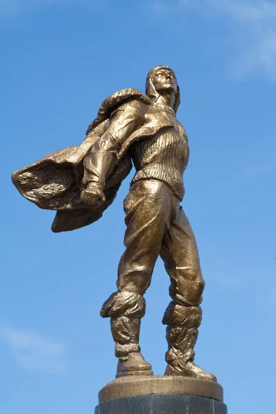 Saransk, Rusland - 9 mei: Stratonavts monument in de buurt van de spoorweg-s — Stockfoto