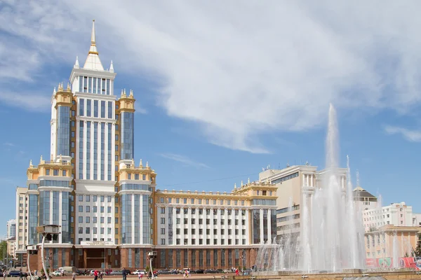 Saransk, Rusya Federasyonu - 9 Mayıs: Modern Mordovia devlet Universi bina