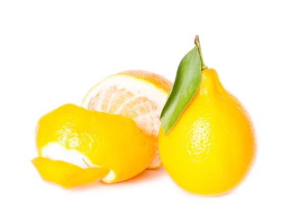 Яскраві жовті лимона Ташкент на білому фоні — стокове фото