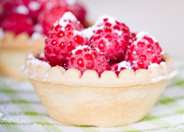 Olgun ahududu tartı