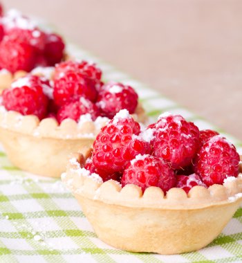 Olgun ahududu tartı