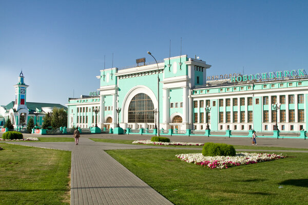 Новосибирск, Россия - 9 августа: Железнодорожный вокзал Новосибирск - главный
