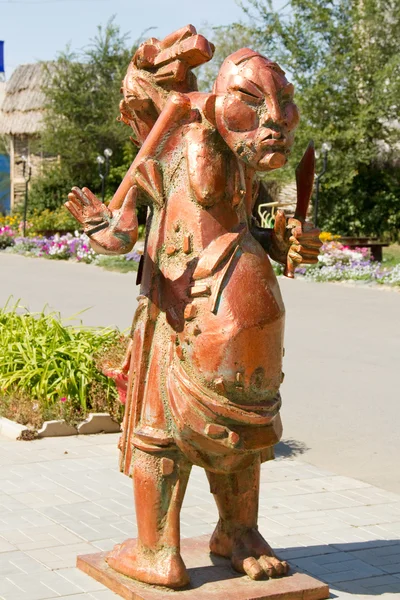 YAROVOYE, RÚSSIA - SETEMBRO 1: Escultura original no estilo de vanguarda em primeiro de setembro de 2015 em Yarovoye . — Fotografia de Stock