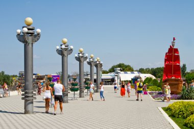 Anapa, Rusya Federasyonu - 20 Ağustos: Fenerler üzerinde 20 Ağustos 2015 yılında Anapa Karadeniz sahilinde gezinti.