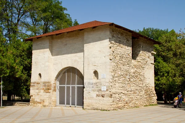 ANAPA, RUSSIA - AUGUST 20: Arkitekturmonumentet - de russiske porte den 20. august 2015 i Anapa . - Stock-foto