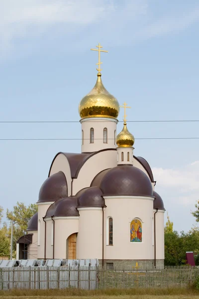 Православная церковь в деревне Сенной на Таманском полуострове — стоковое фото