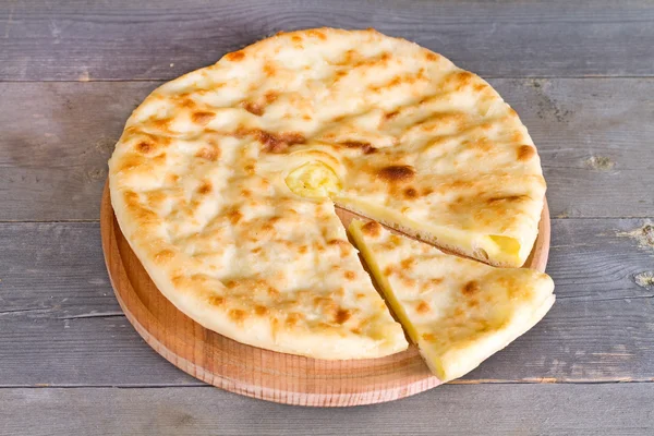 Ossetian pie with cheese and potatoes — Stock Photo, Image