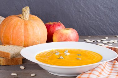 kabak çekirdeği ile kabak çorbası