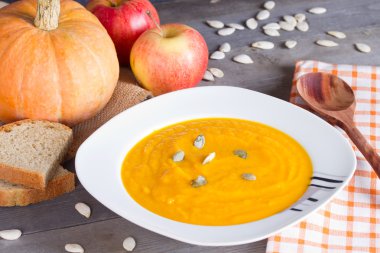 kabak çekirdeği ile kabak çorbası