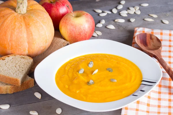 kabak çekirdeği ile kabak çorbası