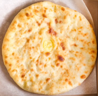 Peynir ve patates ile Osetya pasta