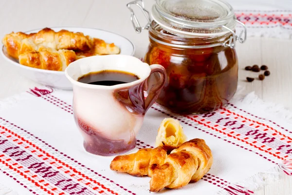 Café com croissants — Fotografia de Stock
