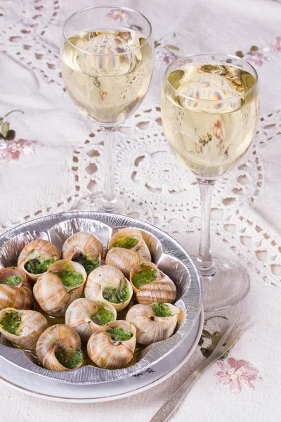 Vinho branco e caracol de uvas — Fotografia de Stock