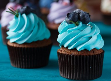 Yaban mersini ile iştah açıcı cupcakes