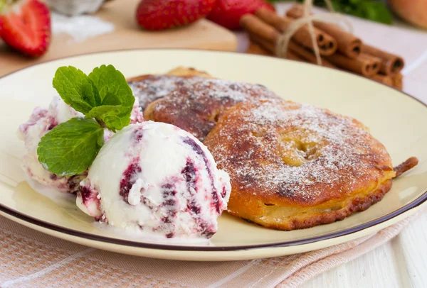 Dessert: apple rings dipped in batter — Stock Photo, Image