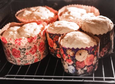 Mutlu Paskalya bayramları tavşan yumurtaları Paskalya pastası