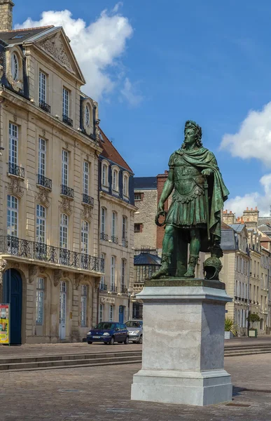 Szobor a király Louis Xiv, Caen, Franciaország — Stock Fotó