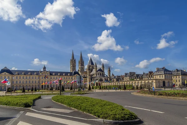 Abadía de Saint-Etienne y ayuntamiento, Caen, Francia — Foto de Stock