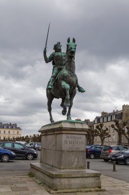 Bertrand Du Guesclin, Dinan, Fransa heykeli