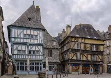 sokak Dinan, Fransa