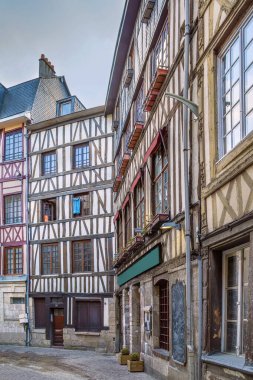Rouen 'in tarihi merkezinde yarı keresteli evler, Fransa