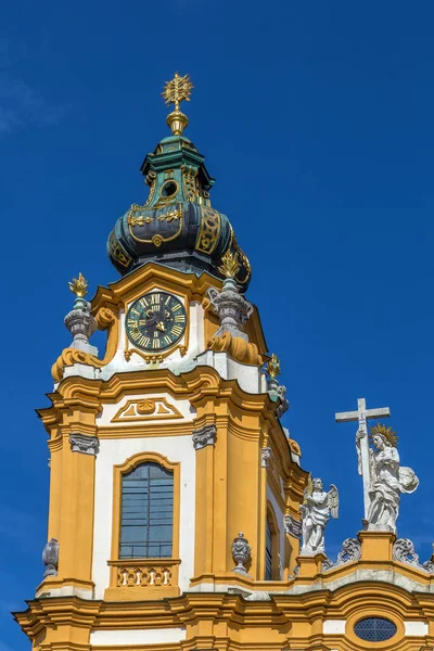 メルク修道院 Melk Abbay オーストリアのローワー オーストリアにあるメルクの町の上にあるベネディクト会修道院である 時計塔 — ストック写真